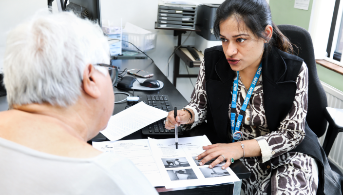 Physio meets with a patient